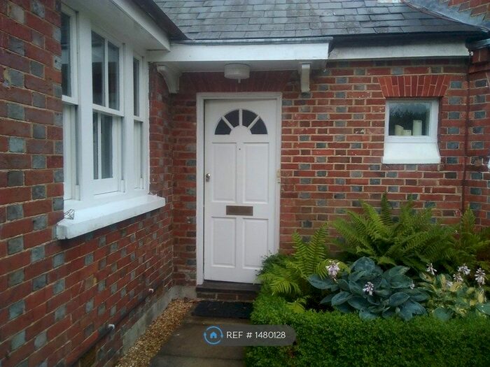 1 Bedroom Flat To Rent In Chapelfields, Cuckfield Haywards Heath, RH17