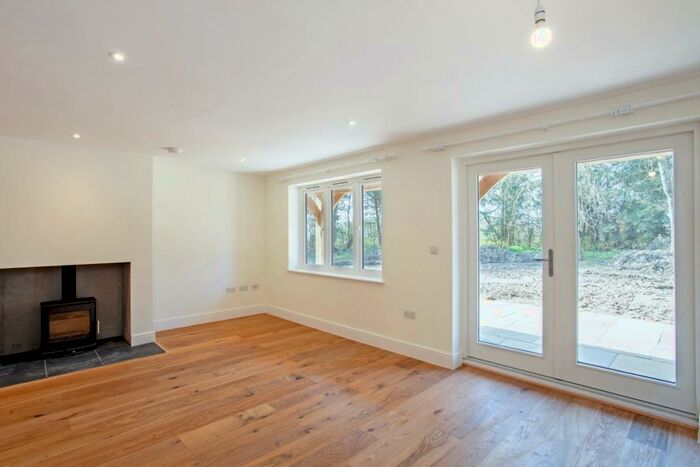 3 Bedroom Semi-Detached House To Rent In Snowerhill Road Betchworth, RH3