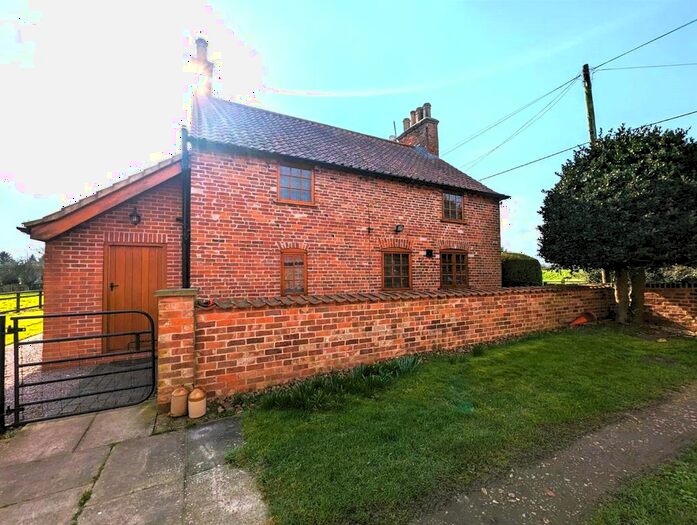 3 Bedroom Cottage To Rent In High Street, Holme, Newark, NG23