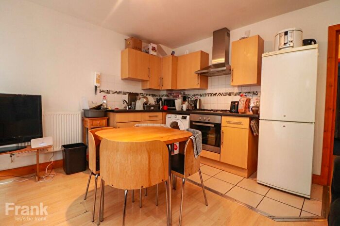 4 Bedroom House To Rent In Portswood Road, Southampton, Hampshire, SO17