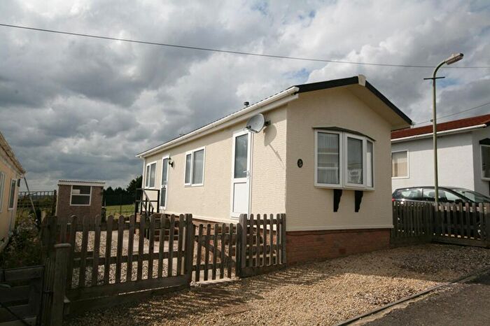 1 Bedroom Park Home For Sale In Sunny Rise, Horspath, OX33