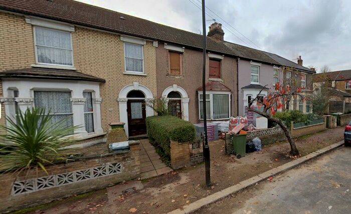 4 Bedroom Terraced House To Rent In Carlton Road, London E12