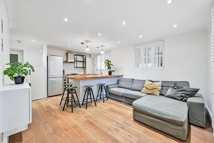 1 Bedroom Flat For Sale In Connaught Mews, Woolwich, London, SE18