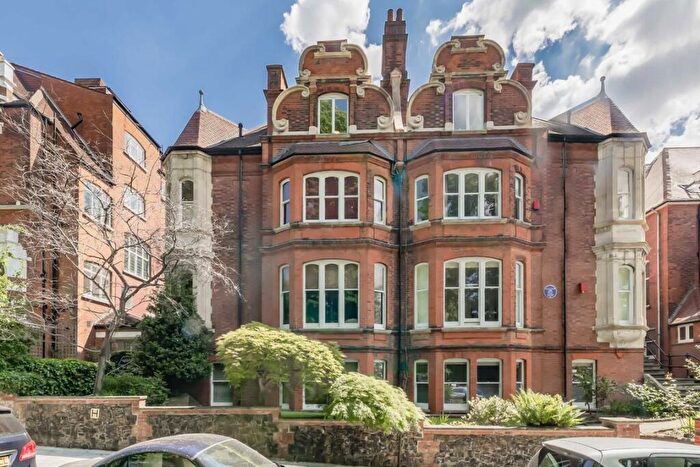 4 Bedroom Flat To Rent In Frognal Gardens, London, NW3