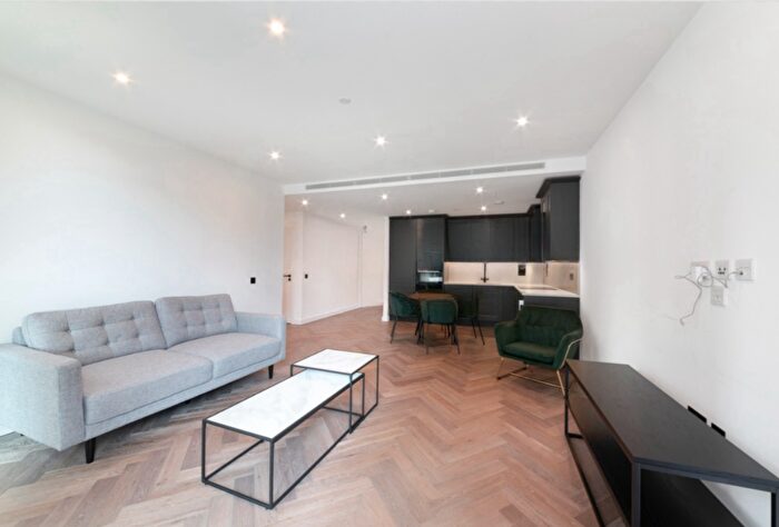 2 Bedroom Apartment To Rent In Merino Gardens, London, E1W
