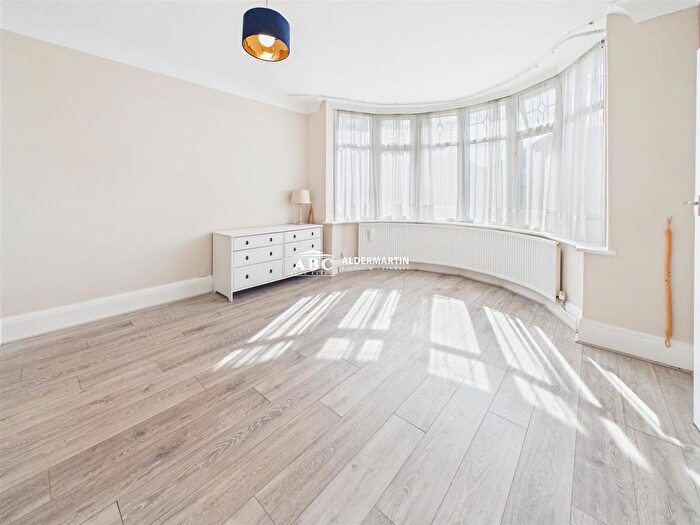 1 Bedroom Flat To Rent In St. Margarets Road, Edgware, HA8