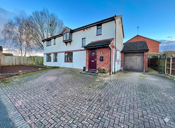 4 Bedroom Detached House For Sale In Bellerby Rise, Luton, Bedfordshire, LU4