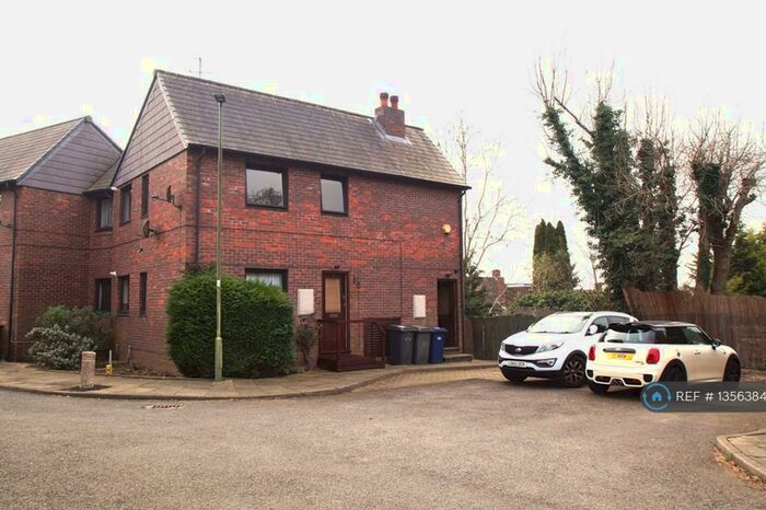 1 Bedroom Flat To Rent In Somercoates Close, Barnet, EN4