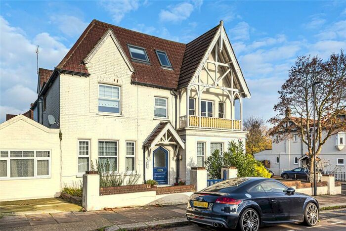 2 Bedroom Flat To Rent In Arlow Road, Winchmore Hill, London, N21