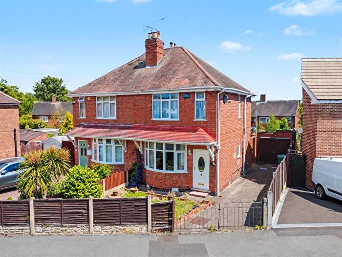 3 Bedroom Semi-Detached House For Sale In Park Crescent, Nottingham, NG8