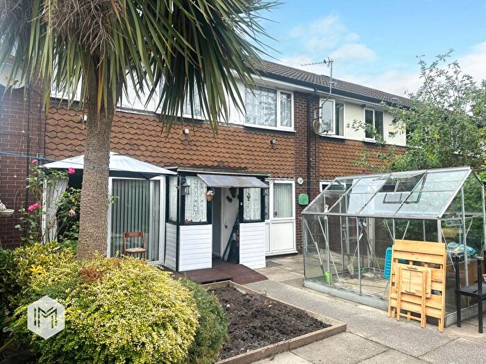 4 Bedroom End Of Terrace House For Sale In Kentford Grove, Farnworth, BL4
