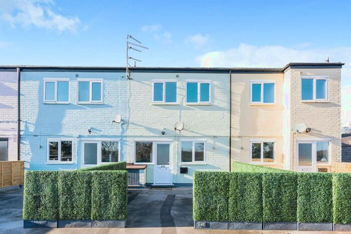 2 Bedroom Flat To Rent In Birmingham Road, Sutton Coldfield, B72