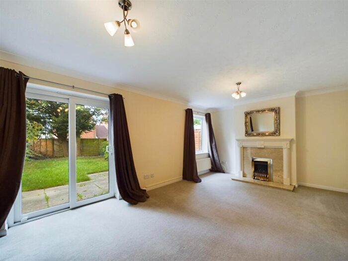 3 Bedroom Semi Detached House To Rent In Frankholmes Drive Shirley Solihull, B90
