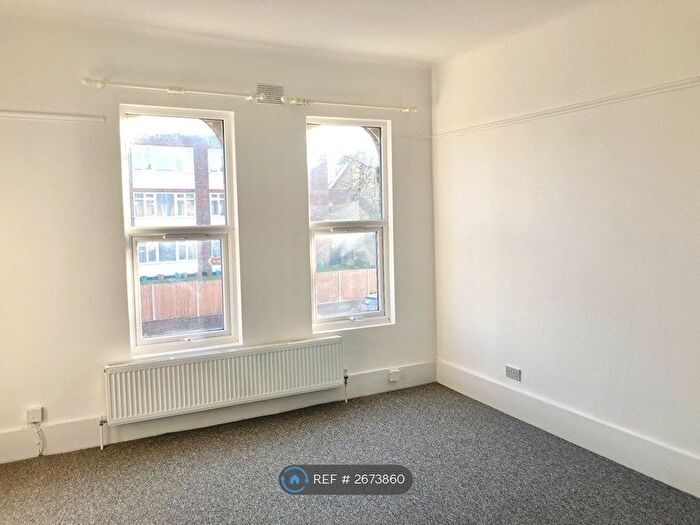 2 Bedroom Flat To Rent In Parchmore Road, Thornton Heath, CR7