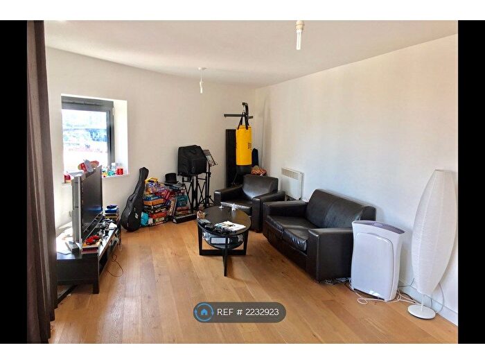2 Bedroom Flat To Rent In Hallsville Road, London, E16