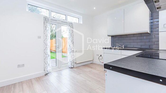 1 Bedroom Apartment To Rent In Willingdon Road, Turnpike Lane, London, N22