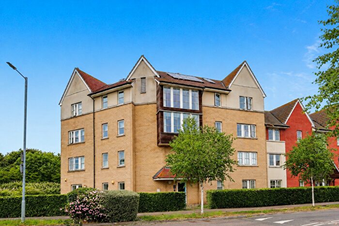 2 Bedroom Flat For Sale In Churchill Avenue, Basildon, Essex, SS14