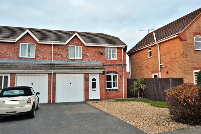 3 Bedroom Semi Detached House To Rent In Clover Gardens, Stamford, PE9
