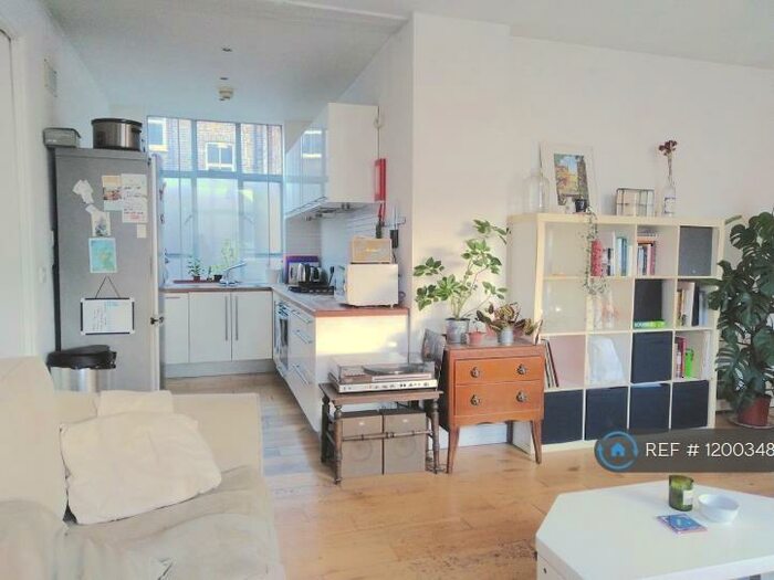 3 Bedroom Flat To Rent In Springbok Works, London, N16