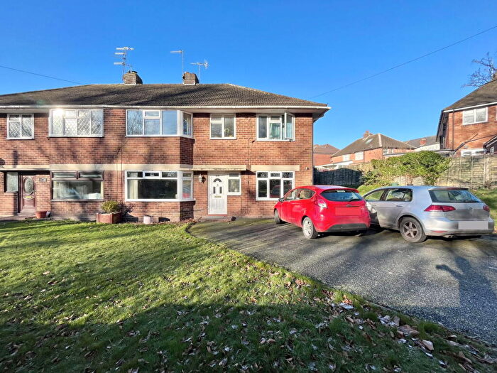 2 Bedroom Flat For Sale In Douglass Road, Dudley, DY2