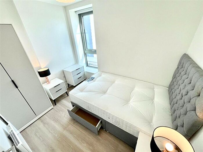 2 Bedroom Apartment To Rent In Exchange Point, New Kings Head Yard, Salford, M3