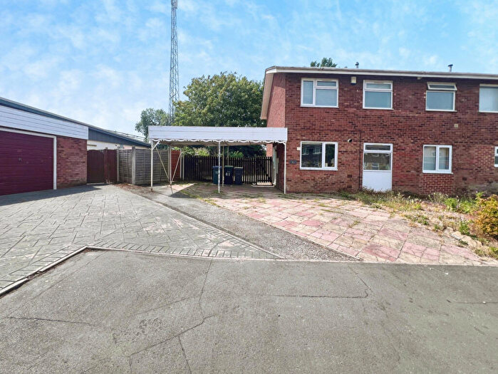 3 Bedroom Semi-Detached House To Rent In Walcot Drive, Birmingham, B43