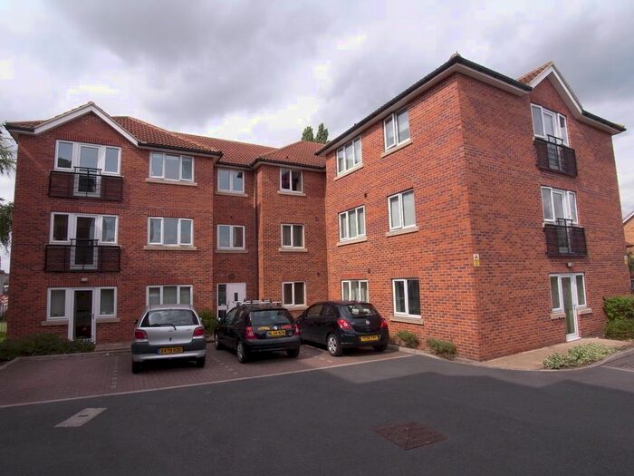 2 Bedroom Flat To Rent In Pinsent Court, York, North Yorkshire, Uk, YO31
