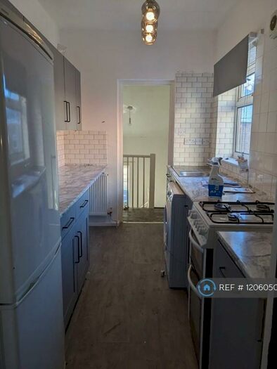 3 Bedroom Flat To Rent In Selbourne Street, South Shields, NE33