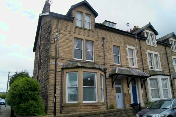 2 Bedroom Flat To Rent In Grove Park Terrace, Harrogate, HG1