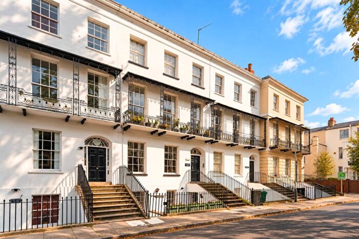 2 Bedroom Apartment For Sale In Wellington Street, Cheltenham, Gloucestershire, GL50
