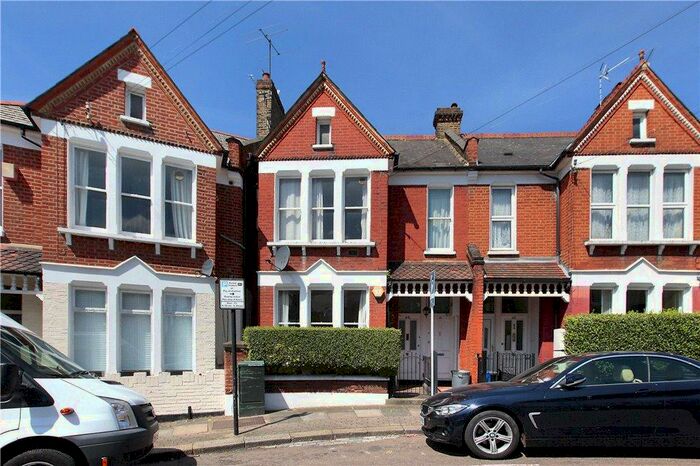 2 Bedroom Flat To Rent In Lynn Road, Clapham South, London, SW12