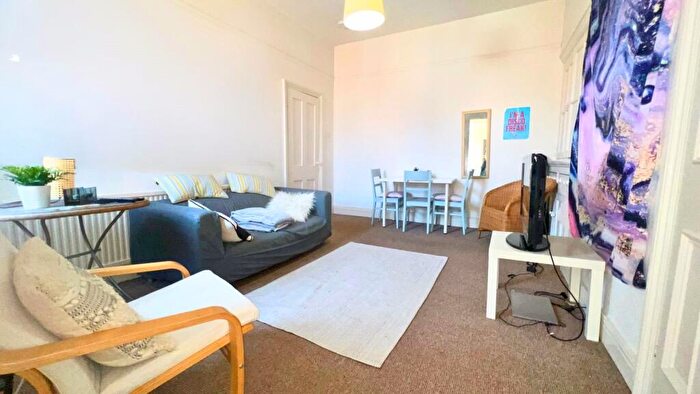 3 Bedroom Flat To Rent In Fairfield Road, Jesmond, Newcastle Upon Tyne, NE2