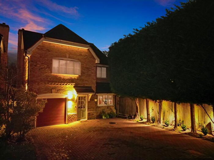 4 Bedroom Detached House For Sale In Manor Road North, Hinchley Wood, KT10