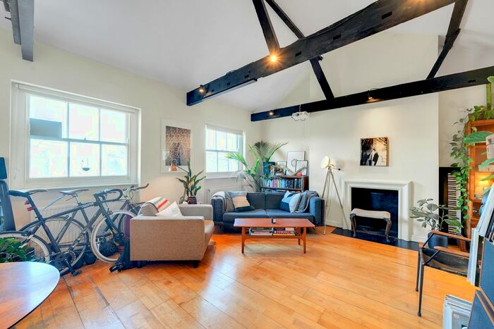 2 Bedroom Flat To Rent In Upper Street, London, N1