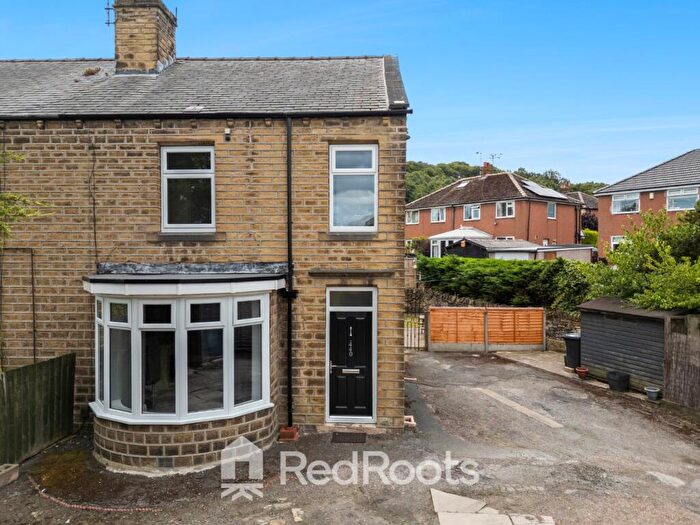 3 Bedroom Semi-Detached House For Sale In Wakefield Road, Almondbury, Huddersfield, HD5
