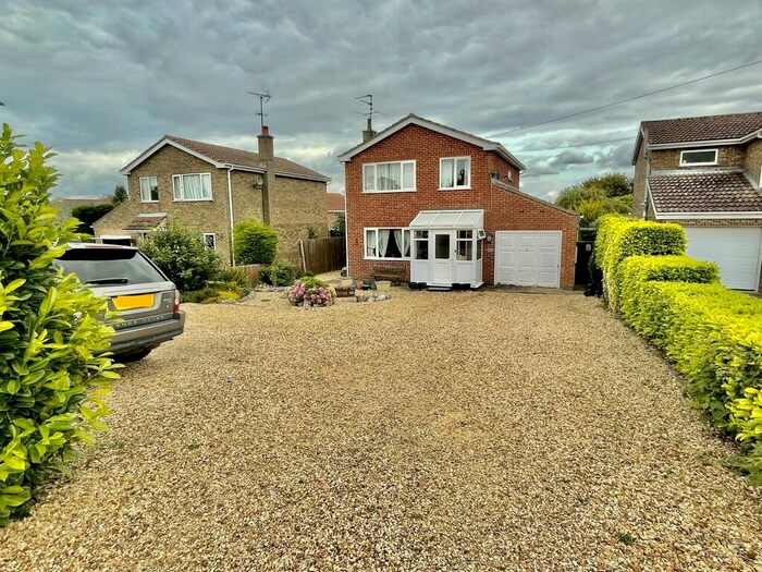 3 Bedroom Detached House For Sale In Barrier Bank, Cowbit, PE12