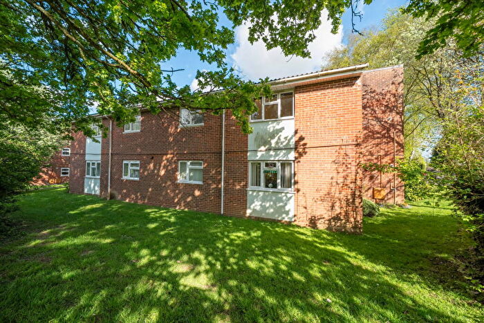 1 Bedroom Apartment For Sale In Glamis Close, Oakley, Basingstoke, RG23