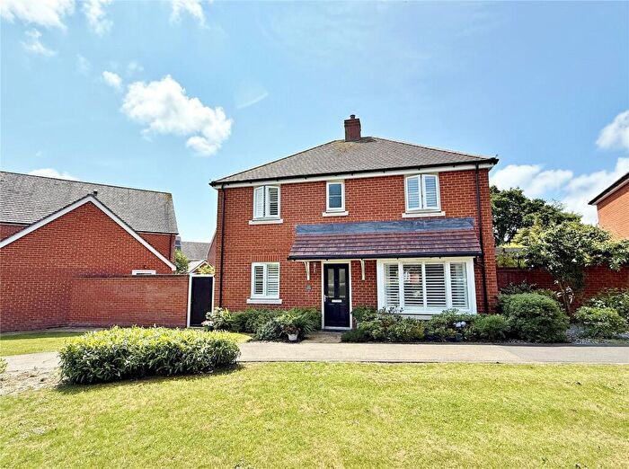 4 Bedroom Detached House For Sale In Heather Gardens, Verwood, Dorset, BH31