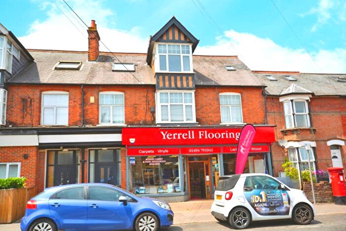 2 Bedroom Flat To Rent In Broad Street, HP5