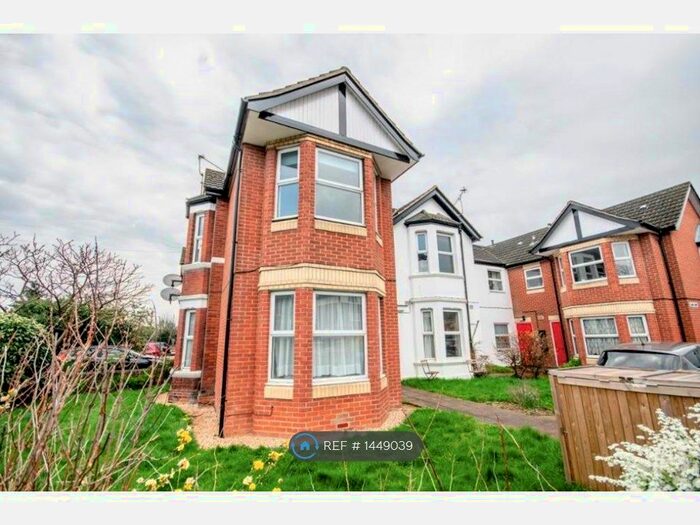 1 Bedroom Flat To Rent In Clare Court, Southampton, SO15