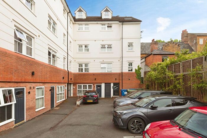 1 Bedroom Flat For Sale In West Bar Street, Banbury, Oxfordshire, OX16