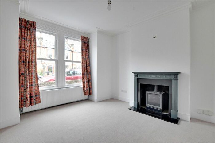 3 Bedroom End Of Terrace House For Sale In Chalcroft Road, Hither Green, London, SE13