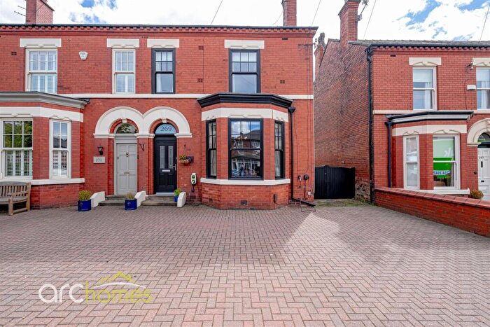 5 Bedroom Semi-Detached House For Sale In Bolton Road, Atherton, Manchester, M46