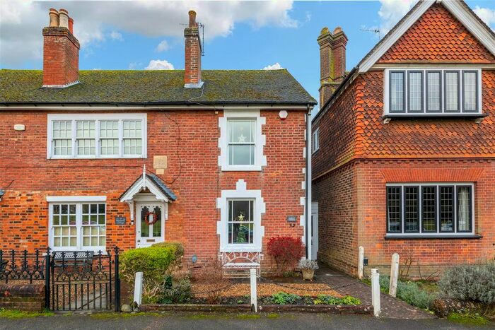 3 Bedroom Semi-Detached House For Sale In Flanchford Road, Reigate, RH2