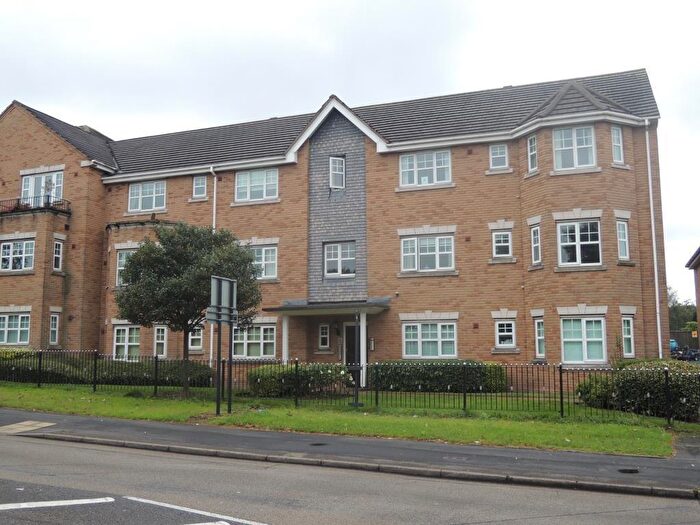2 Bedroom Flat To Rent In Foley Court, Streetly, Sutton Coldfield, West Midlands, B74