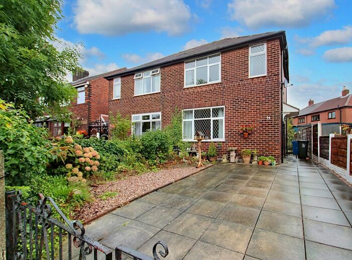 Houses for sale & to rent in WA3 3QQ, Whitlow Avenue, Golborne And