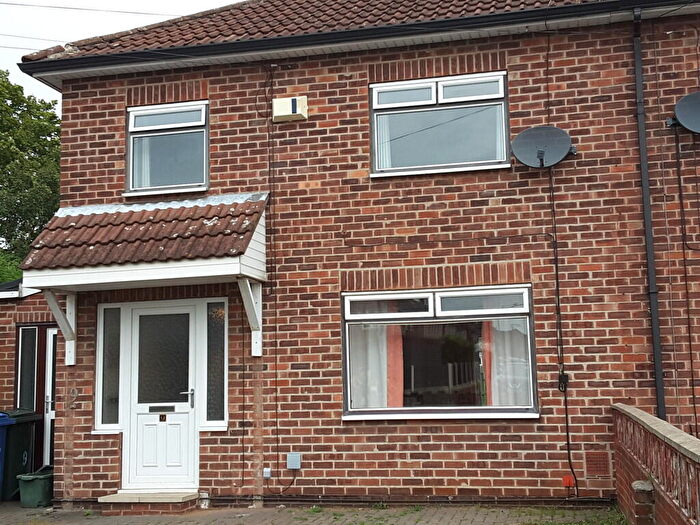 3 Bedroom Semi-Detached House To Rent In Pipering Lane, Scawthorpe, DN5