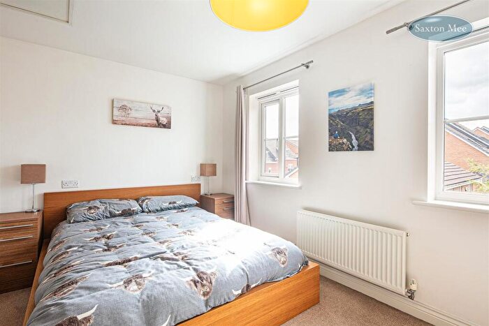 3 Bedroom Town House For Sale In Shining Bank, Handsworth, Sheffield, S13
