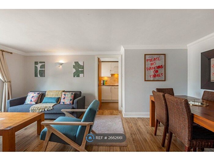 2 Bedroom Flat To Rent In Chelsea Court, London, N1