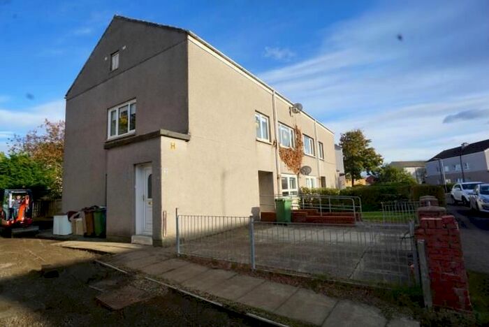 2 Bedroom Flat To Rent In Rylees Crescent, Glasgow, G52